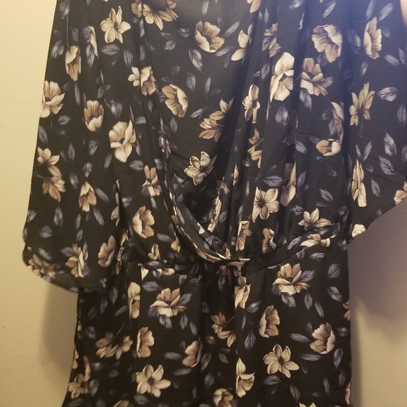 Blouse - Picture 2 of 2